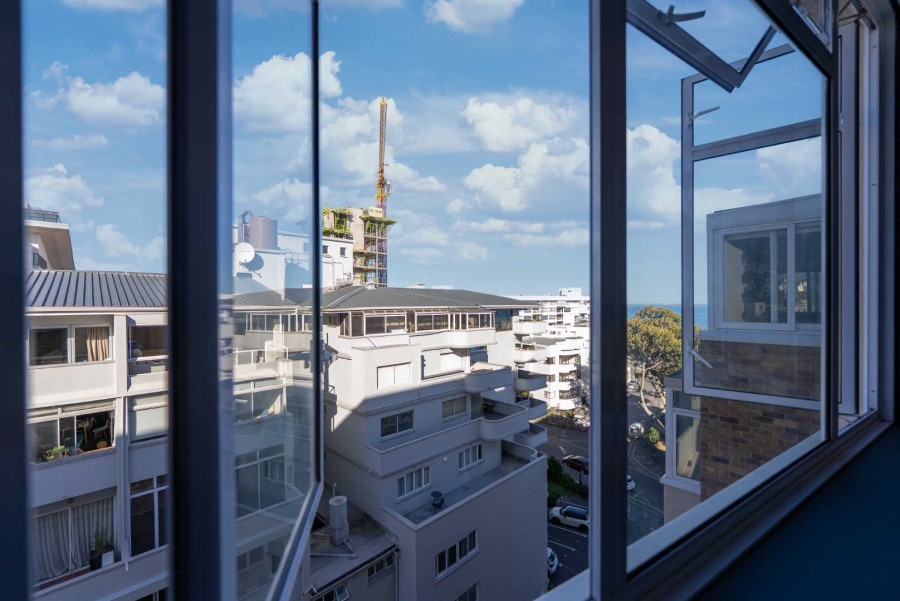 1 Bedroom Property for Sale in Sea Point Western Cape